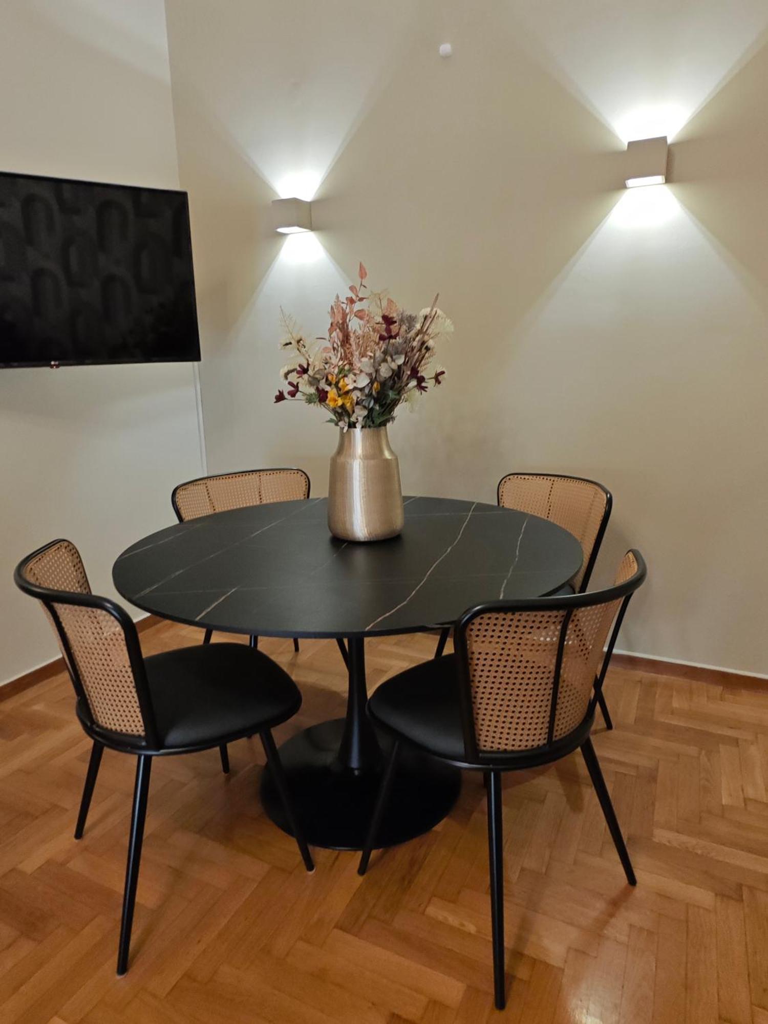 Caravin Wanderhome Acropolis, 1 Min From Acropolis Museum Athena Bagian luar foto